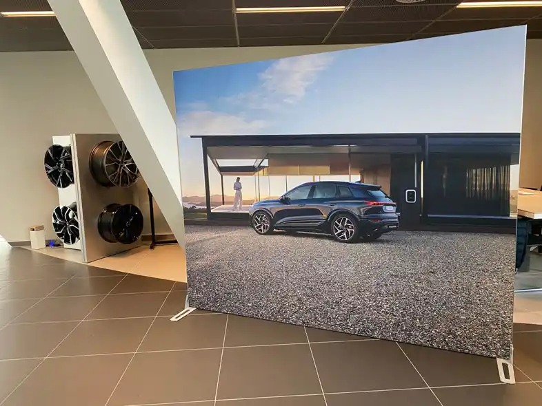 Display for Showroom that Naturally Invites Engagement